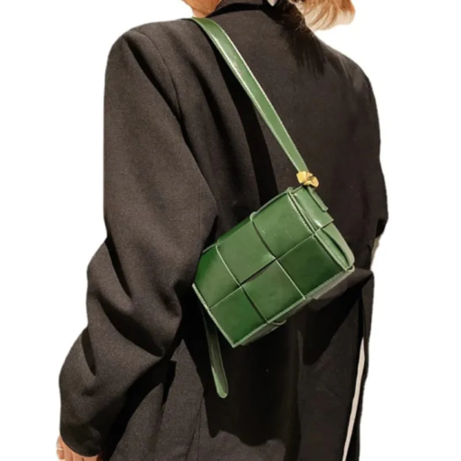 32917f8e a0c6 4972 ac38 48a54b792a